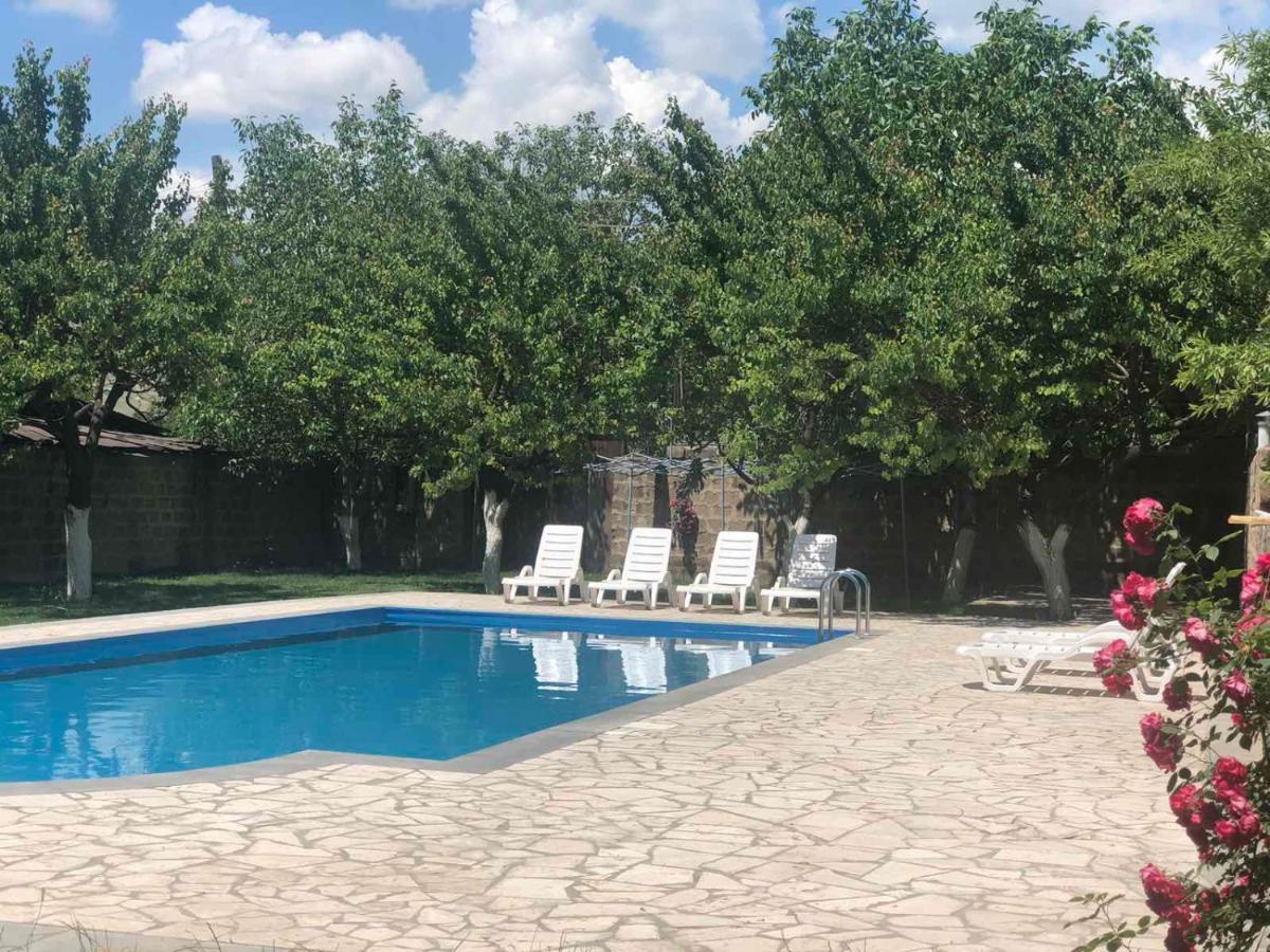 Chez Yvette Bed & Breakfast Garni Exterior photo