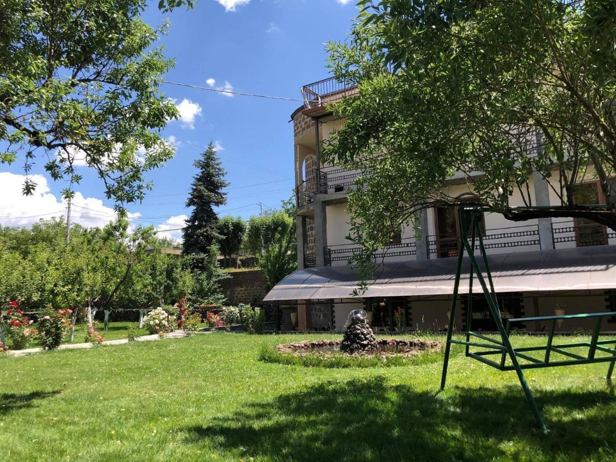 Chez Yvette Bed & Breakfast Garni Exterior photo