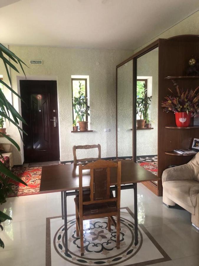 Chez Yvette Bed & Breakfast Garni Exterior photo