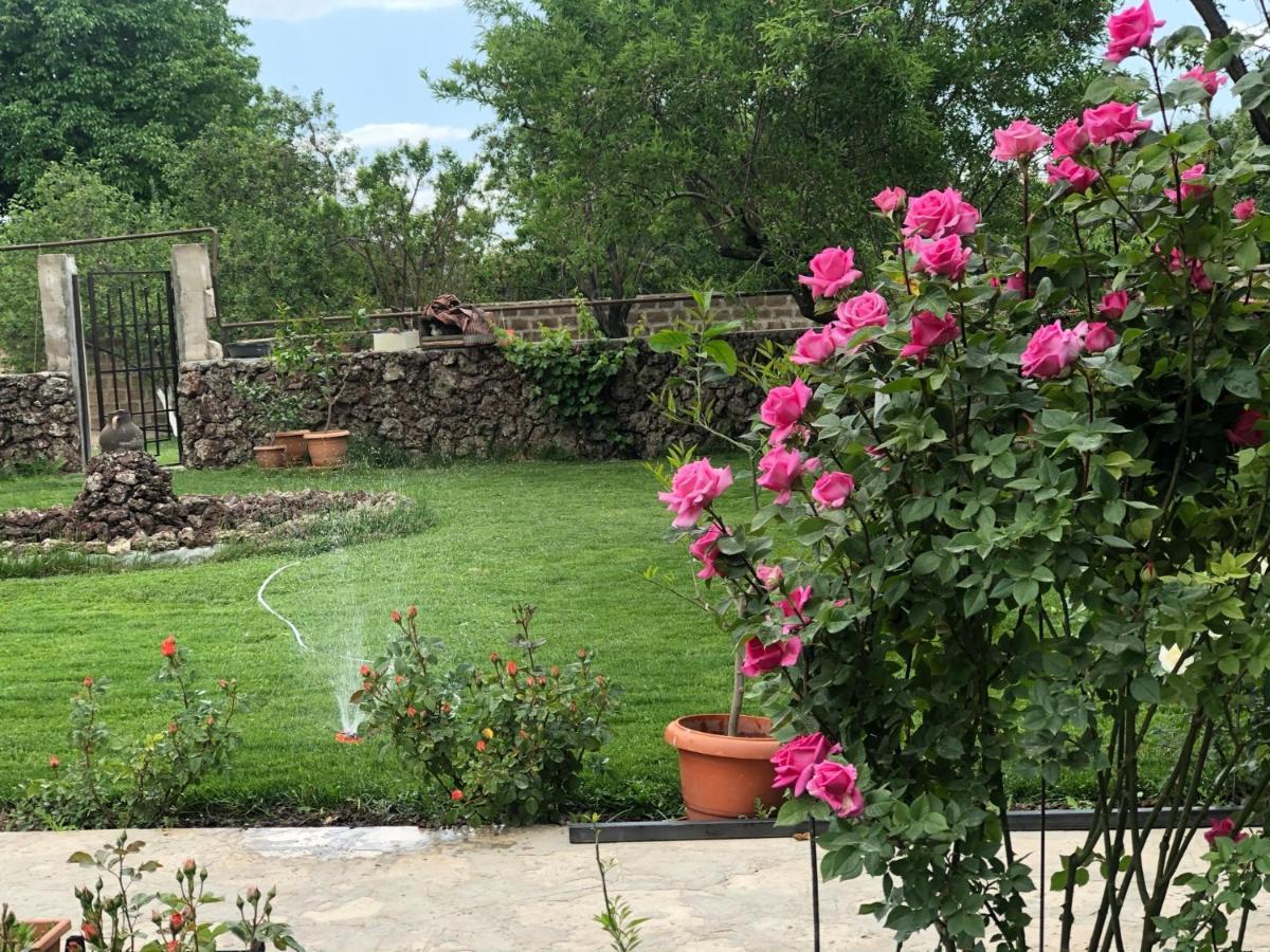 Chez Yvette Bed & Breakfast Garni Exterior photo